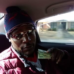 Meet your Posher, Carlos